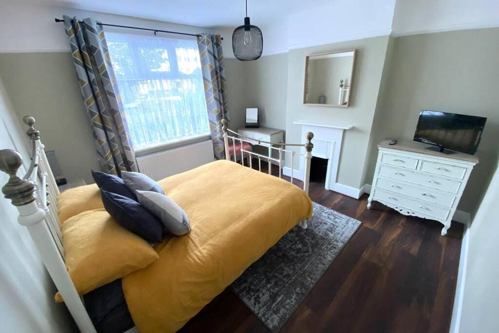 Spacious 2 Bed Apt Sleeps 4 Near Bournemouth Beach Ngoại thất bức ảnh