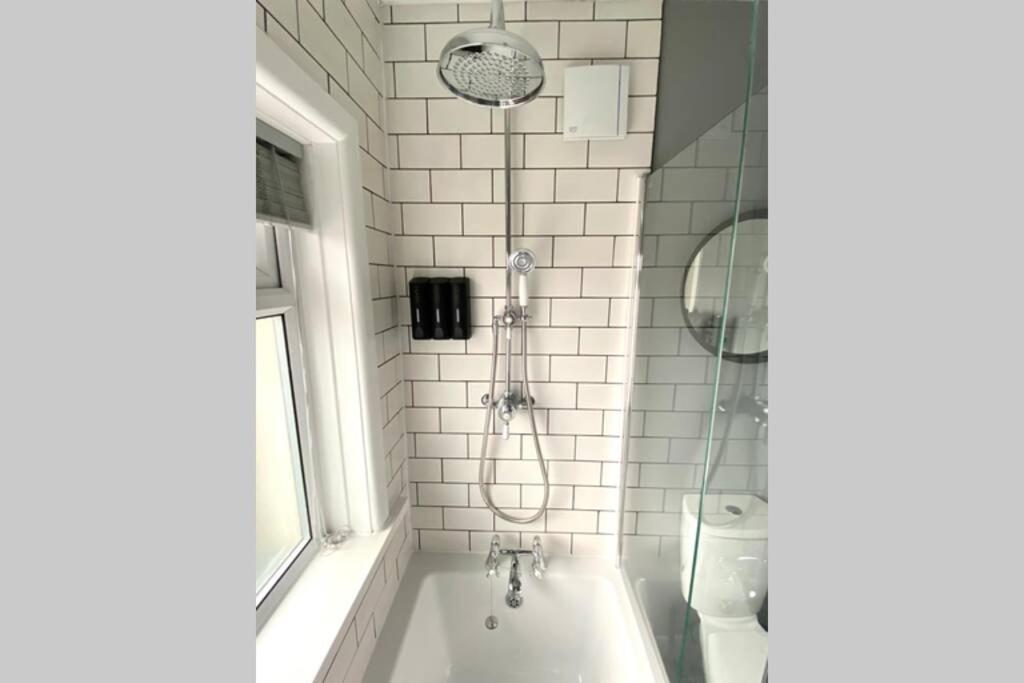 Spacious 2 Bed Apt Sleeps 4 Near Bournemouth Beach Ngoại thất bức ảnh