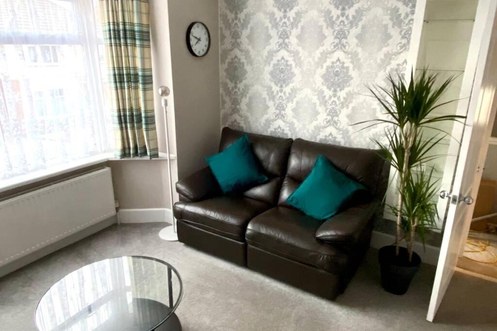Spacious 2 Bed Apt Sleeps 4 Near Bournemouth Beach Ngoại thất bức ảnh